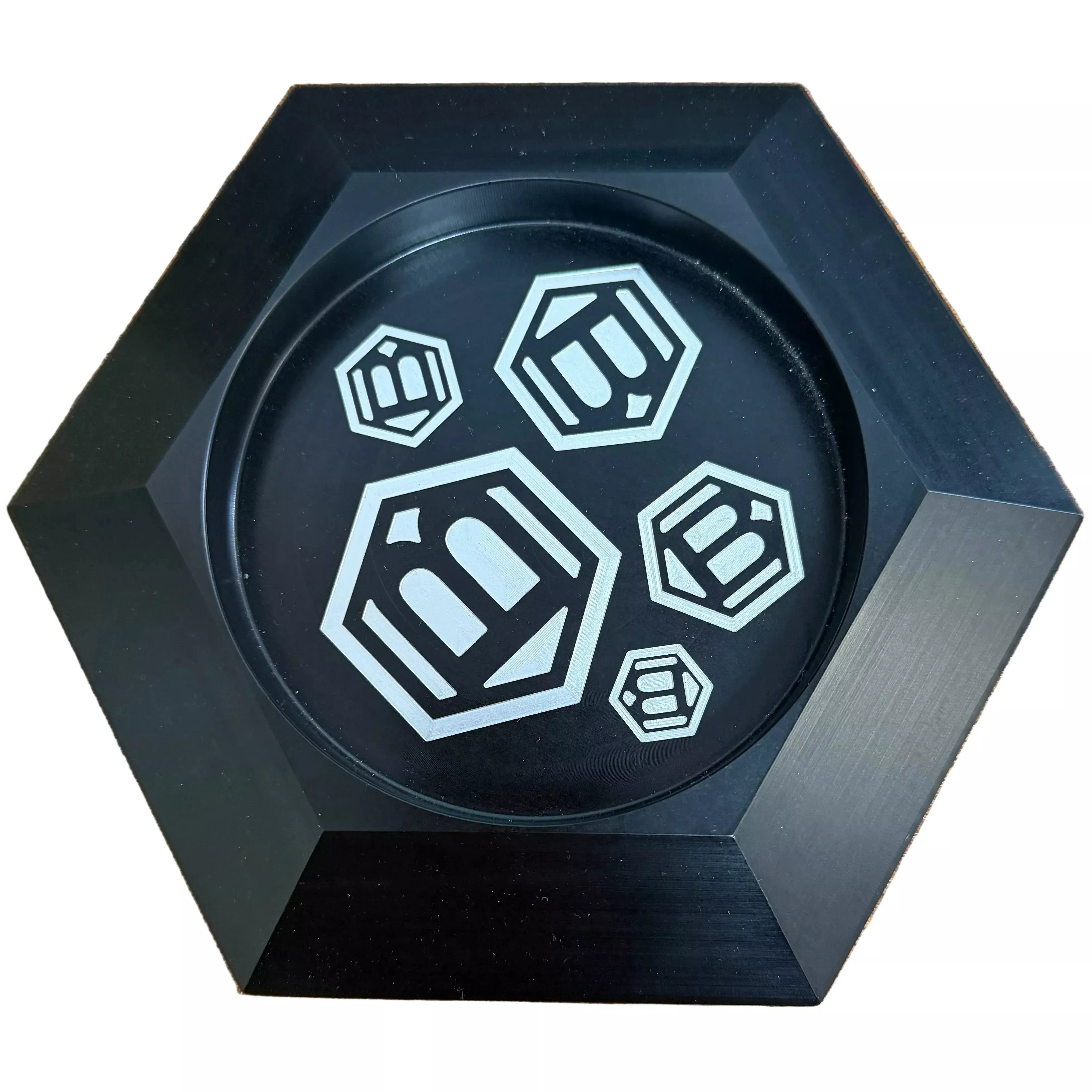 limited-pre-owned-bettinardi-black-hexagon-putting-cup Limited Pre-Owned Bettinardi Black Hexagon Putting Cup
